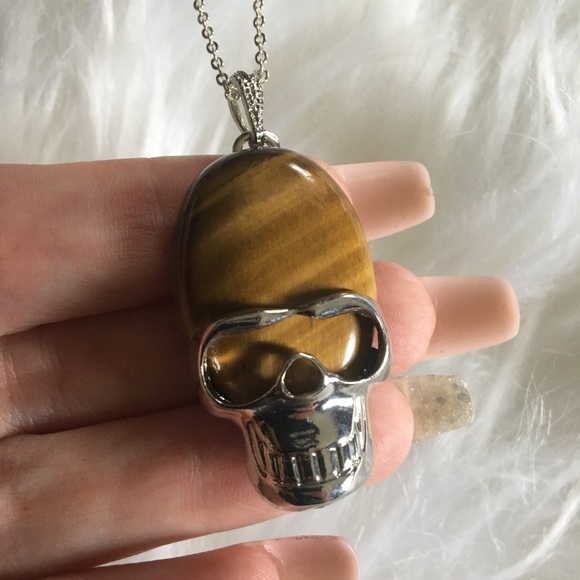 🔥 Tiger’s Eye Skull Necklace 🔥 - Picture 2 of 2